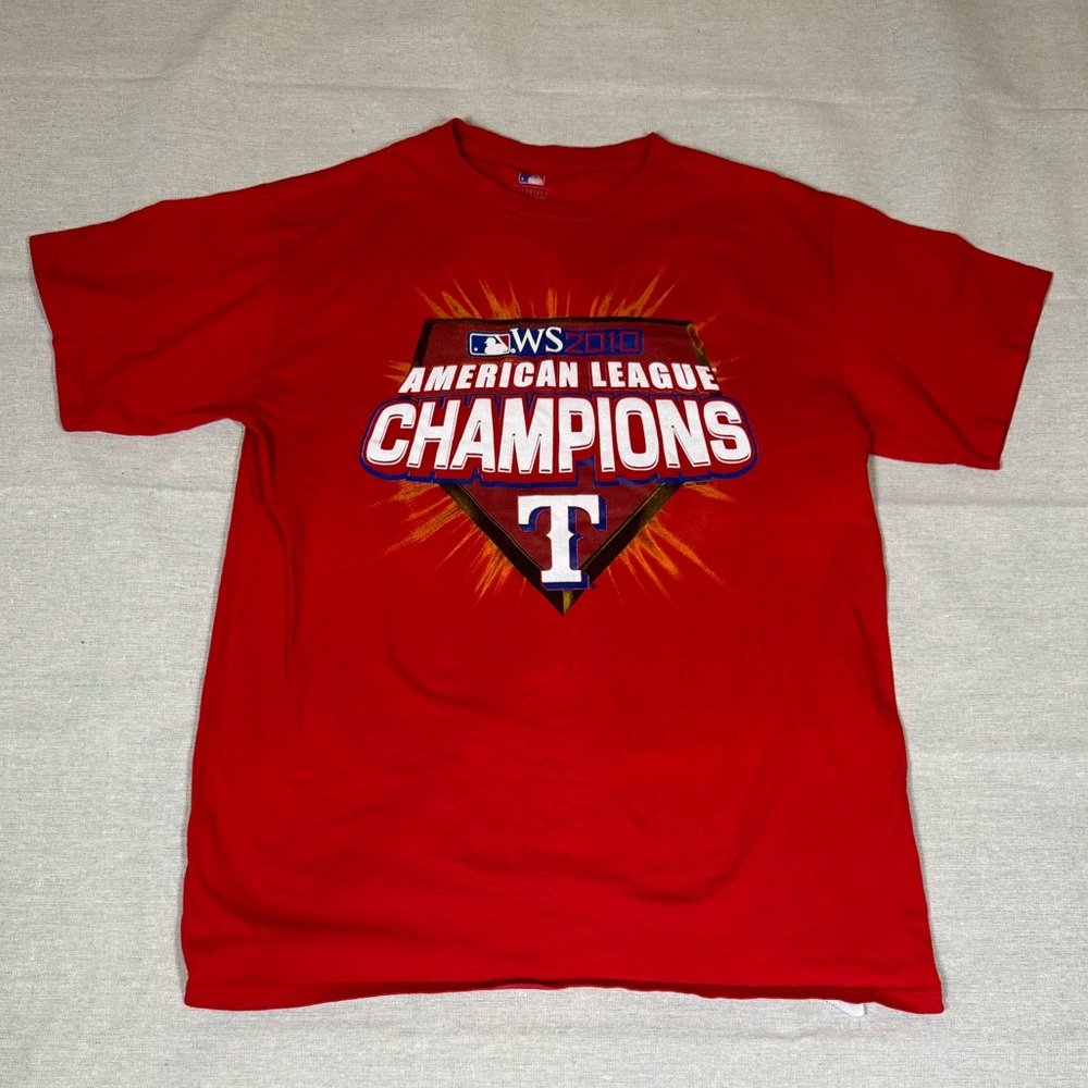 Majestic Red Texas Ranger Graphic T-Shirt - red  and white M